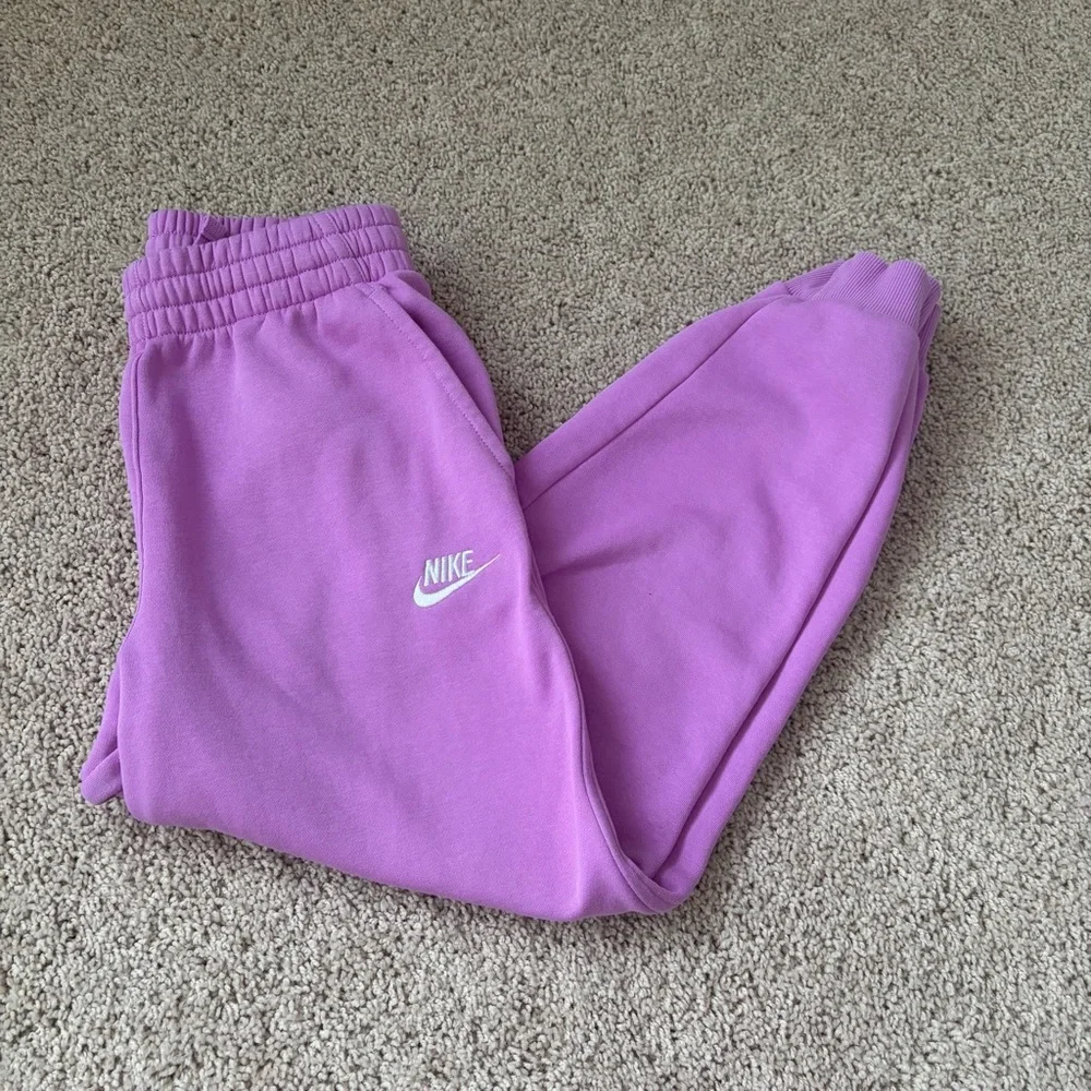 Nike soft lilac